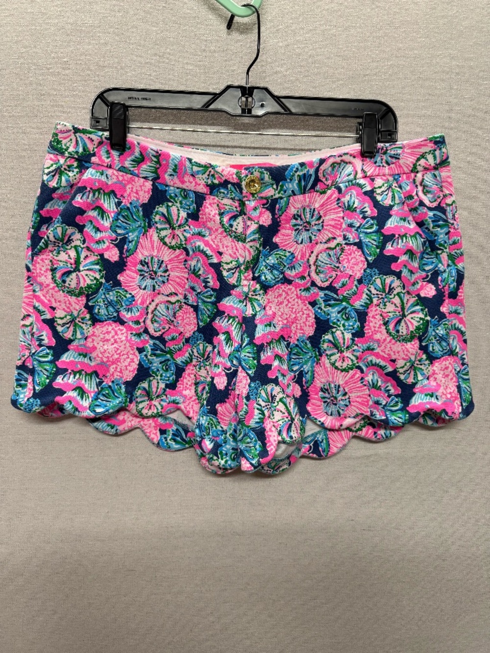 Lilly Pulitzer Scalloped Edge Shorts - size 12